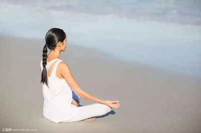 双盘腿对女性竟有惊人好处，60岁练起都不晚 健康养生新视角